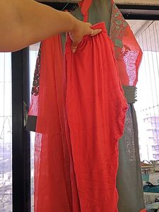 Beautiful Kurta Set With Embroidered Sleeves