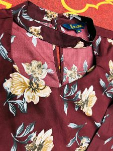 Women&#39;s Maroon Top