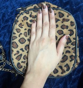 Leopard Sling Bag 🤎