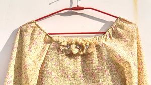 🌼Yellow Floral Print Top🌼