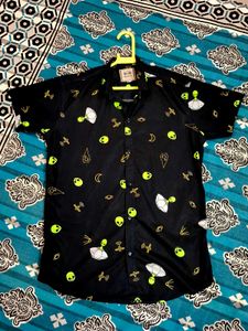 &#34;Alien Signal&#34; Space-Themed Printed Shirt