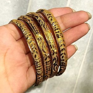 GOLD PLATED MATTE BANGLES(4)