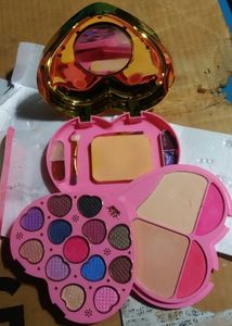 L&#39;chear Heart Compact