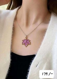 Leaf Pendant Necklace