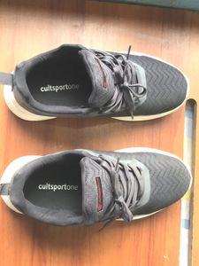 Cult sport Shoes -Size 6 … brand New Wore Twice