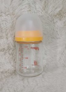 Pigeon Soft Latch Glass Feeding Bottle 160 Ml