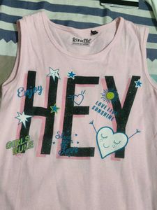 Giraffe 'HEY' Girls Top