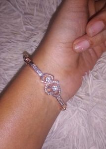 Elegant Rose-Gold Crystal Bracelet 💖✨