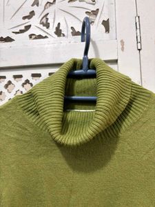 ✈️ Imported Olive Green Turtleneck Sweater ()