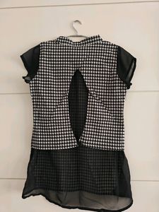 Black And White Super Amazing Top In XL