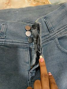 8 Jeans For 600