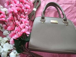 Handbag ...