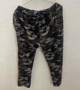 Camo Print Capri Joggers