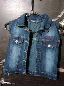 Denim Sleeveless Vest Jacket 🧥