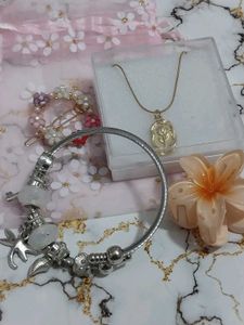 Hair accessories in gift bag