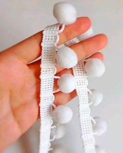 Pom-Pom Lace