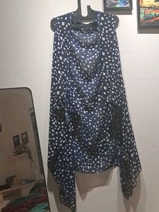 Stylish Navy &amp; White Shrug