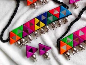 Choker Necklace With Earrings