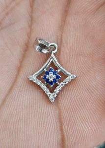 Girl&#39;s Pendent For Regular Use
