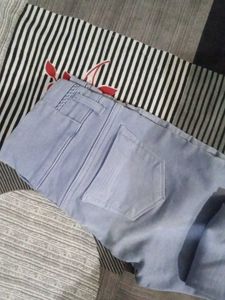 Light Wash High-Waisted Jeans