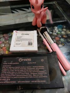 Eyeshadows Kit with 2 brushes