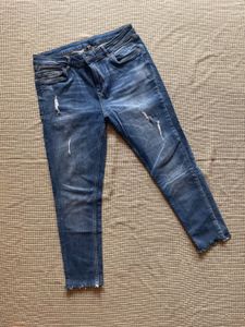 Distressed Slim Fit Jeans