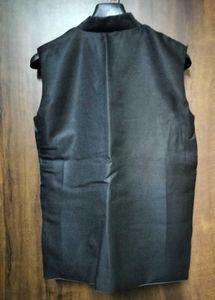 New Sleeveless Black Jacket