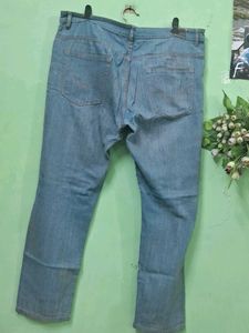 Light Wash Denim Jeans. 💙