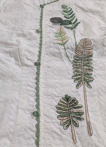 thread embroided top pure cotton branded