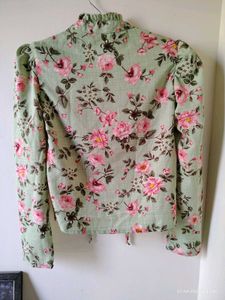 FLORAL BEAUTIFUL ❤️ TOP(Size:S)