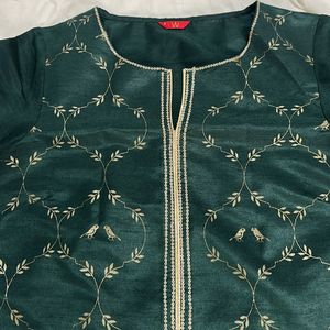 Women Green Ethnic Pure Silk Kurta