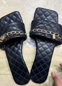 Women Black Regular Flats