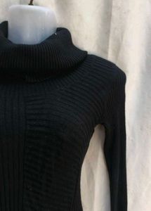 KNIT BLACK LONG TOP