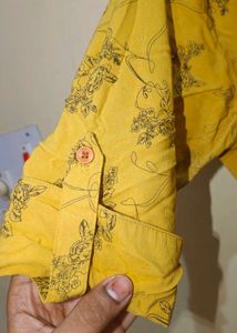 Vintage Floral Print Button-Down