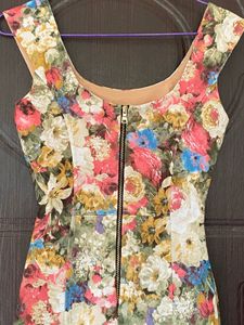 ❌❌SOLD❌❌Floral Bodycon Dress
