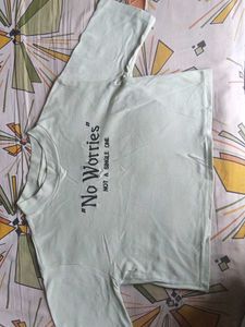 No Worries Graphic Tee