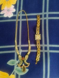 Gold Tone Necklace & Bracelet Set