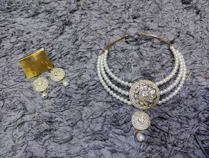 Pearl Necklace Set Choker Style