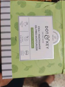 Lotus Sunscreen With Free Moisturizer