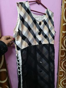 Stylish Checkered Kurti