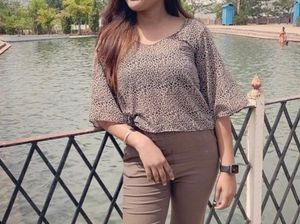 self made beautiful crop top.... 🎁one free gift 🎁