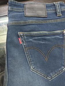 Men Blue Levi’s Jeans