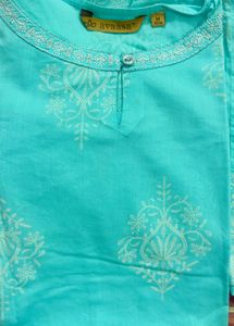 Avaasa Embroidered Kurta