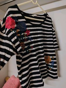 Dj &amp;C Top With Embroidery