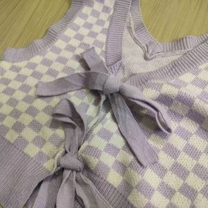 vase sweater