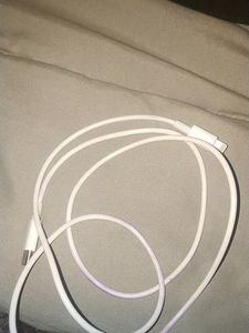 im selling iphone cable original