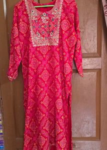 Embroidered Bandhani Print Kurta Set