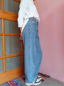 Urbanic Wide Leg Blue Jeans