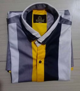 iCome men regular fit striped ribbed collar casual
