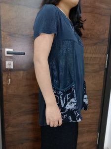 Beautiful Dark Grey/Black Top That Can Fit S,M,L